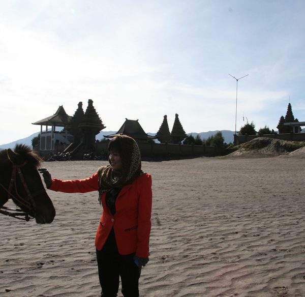 lady in Bromo Tour with Keliling nusantara