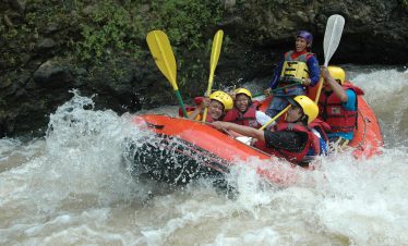 Wisata Rafting Sungai Pekalen