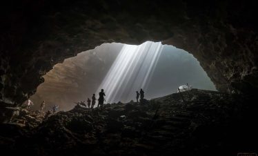 Cahaya Surga di Goa Jomblang