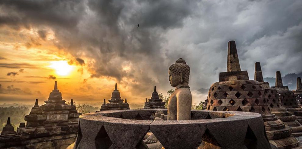 Borobudur sunrise tour Magelang
