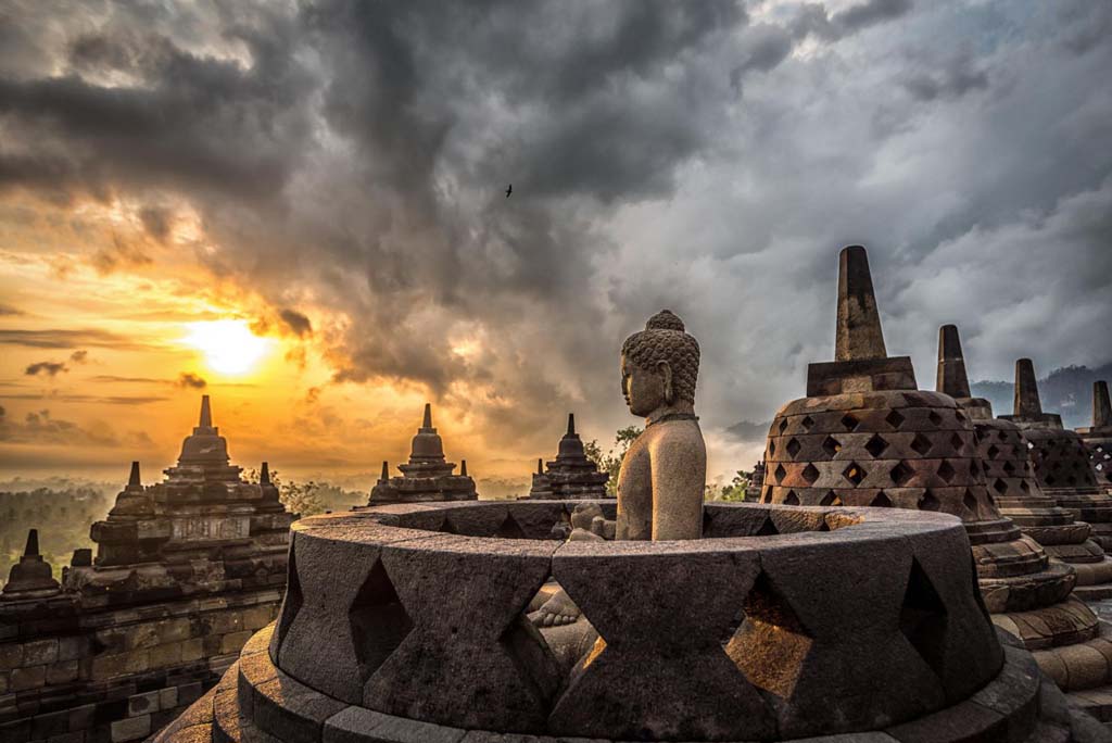 Borobudur sunrise tour Magelang