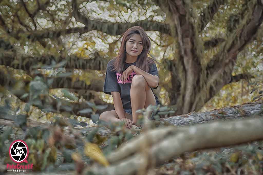 A girl in Tembesi forest of Benculuk