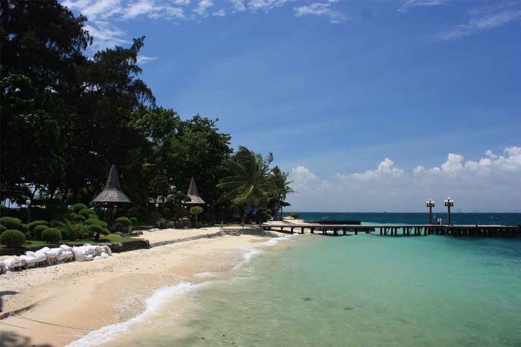 Pantai Pulau Ayer