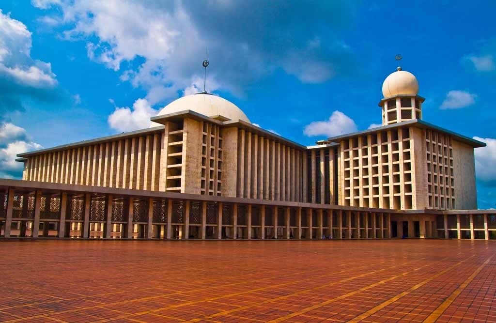 [:en]Istiqlal Mosque[:id]Istiqlal Mosque City Tour Jakarta[:]