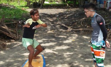 surf lesson jakarta