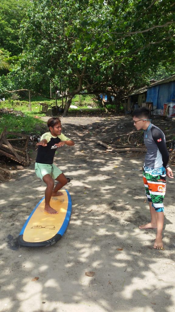 surf lesson jakarta
