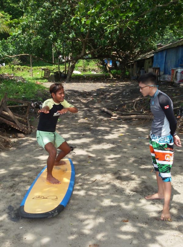 surf lesson jakarta