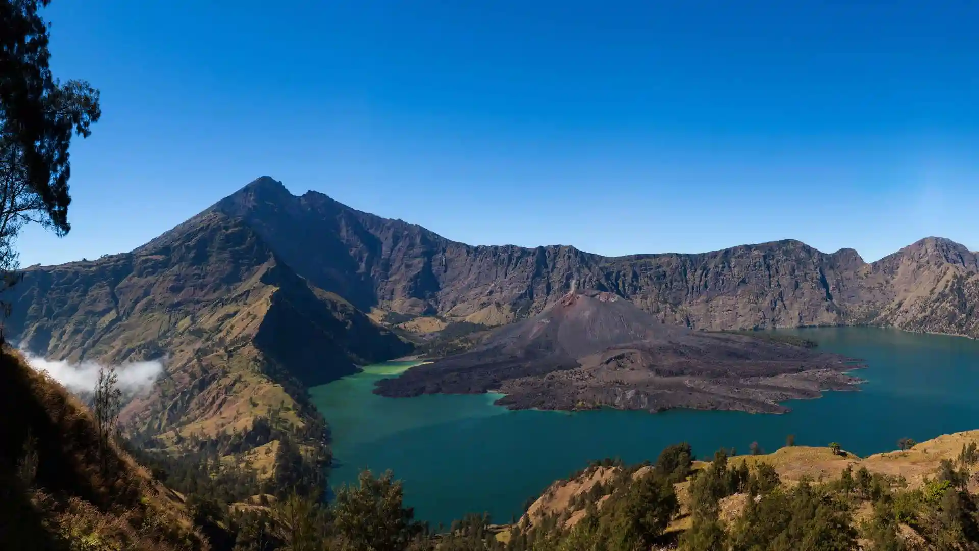 Mount rinjani trekking Volcano
